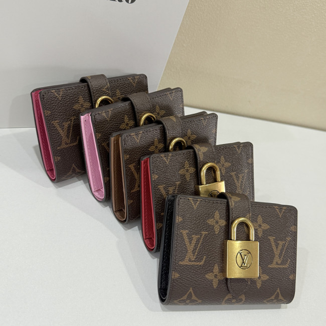 Leather wallet,5A,with box,size 11 x 8.5 x 2cm,B35-354