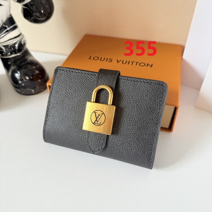 Leather wallet,5A,with box,size 11 x 8.5 x 2cm,B35-355-357