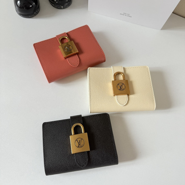 Leather wallet,5A,with box,size 11 x 8.5 x 2cm,B35-355-357