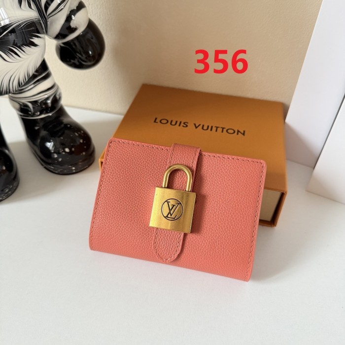 Leather wallet,5A,with box,size 11 x 8.5 x 2cm,B35-355-357