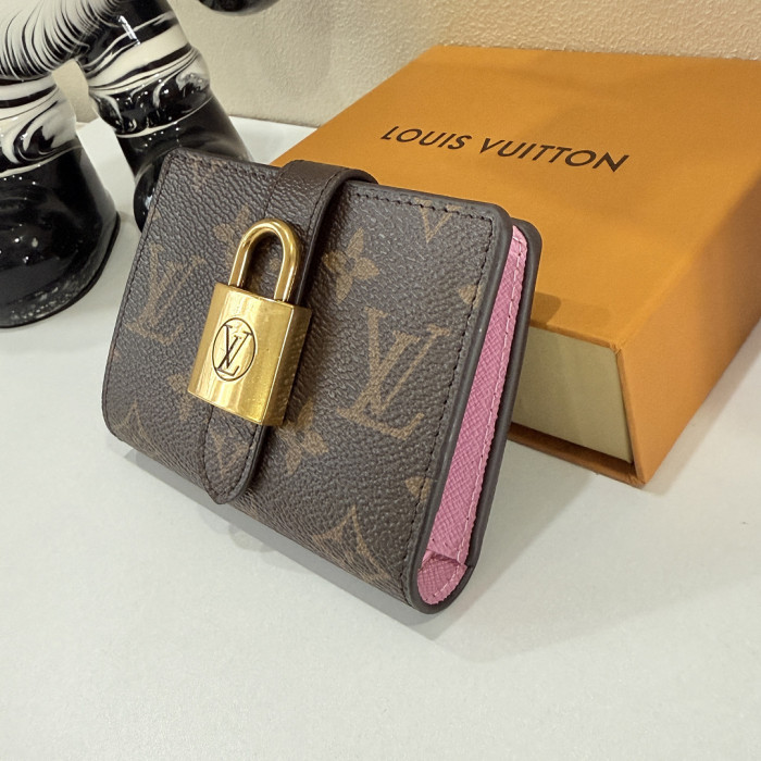 Leather wallet,5A,with box,size 11 x 8.5 x 2cm,B35-354