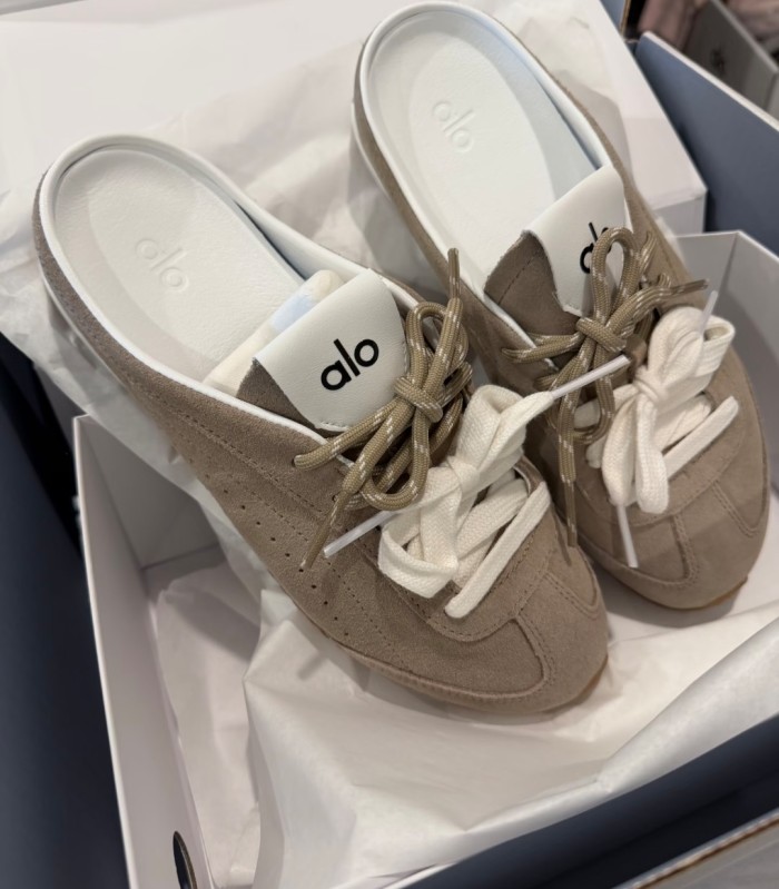 Women  shoes,  with box,size 35-40，SS70-342-345