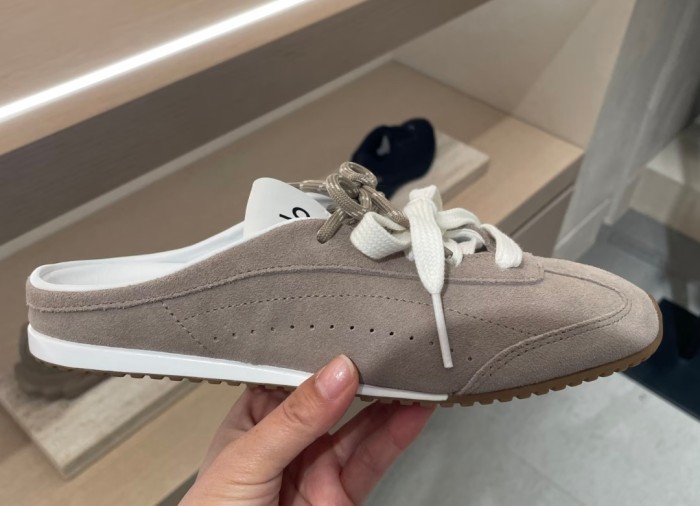 Women  shoes,  with box,size 35-40，SS70-342-345