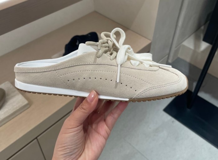 Women  shoes,  with box,size 35-40，SS70-342-345