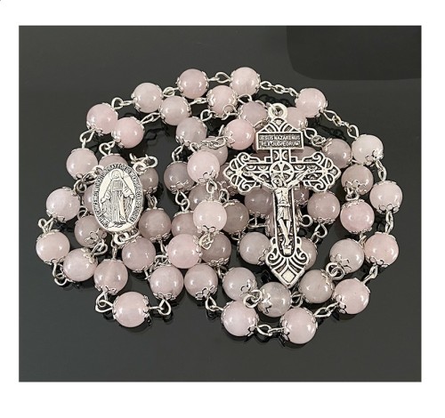 The latest pink jade beaded prayer bead necklace for Catholics, a silver heart magic medal