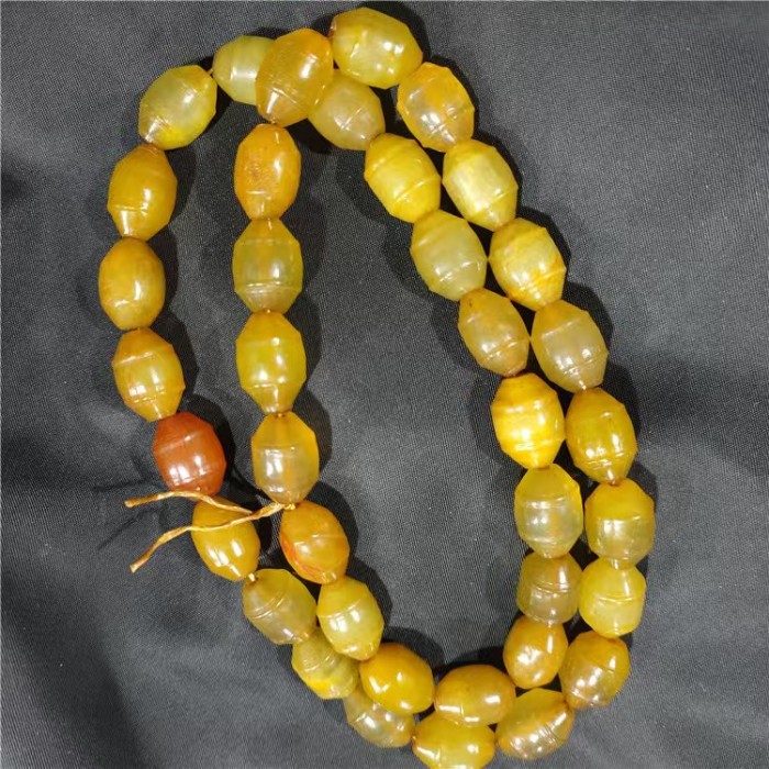 Direct sale of genuine Xiuyan jade craft bead necklaces, unique handcrafted jewelry, golden yellow