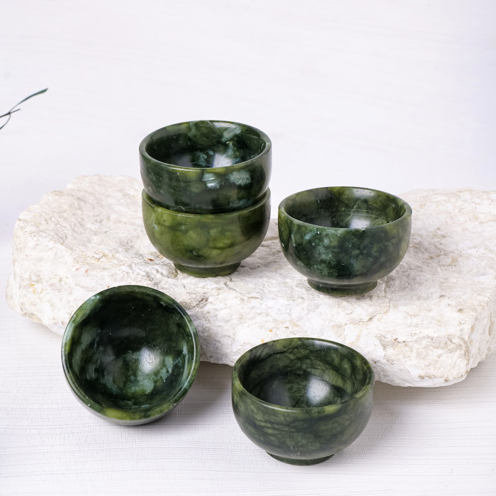 Wholesale natural spiritual healing crystal green jade bowls and jade home decoration tea cups.
