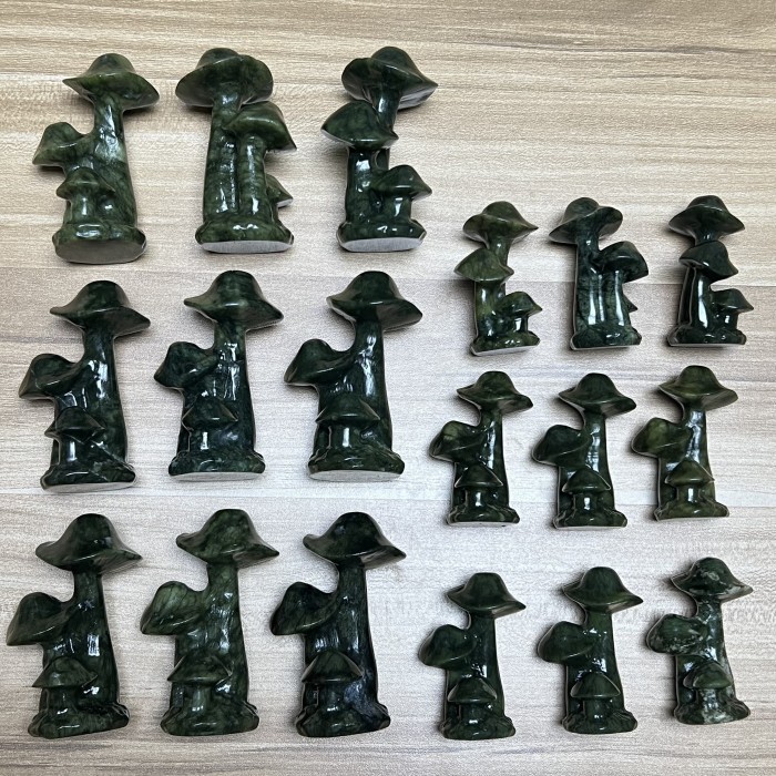 Wholesale natural crystal green mascot jade mushroom, elegant crystal longing for home decoration