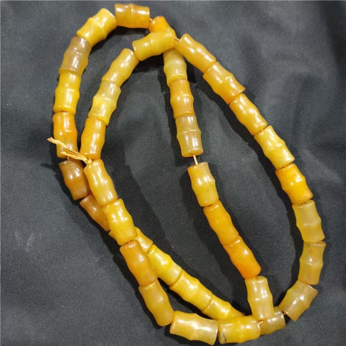 Direct sale of genuine Xiuyan jade craft bead necklaces, unique handcrafted jewelry, golden yellow