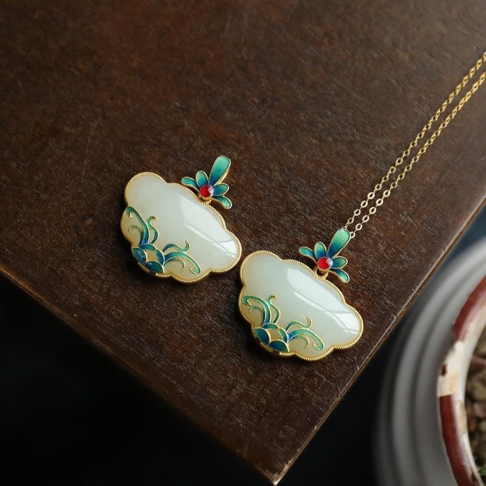 Chinese-style old Beijing blue burning pure silver electroplated green jade necklace accessory pendant 18k gold