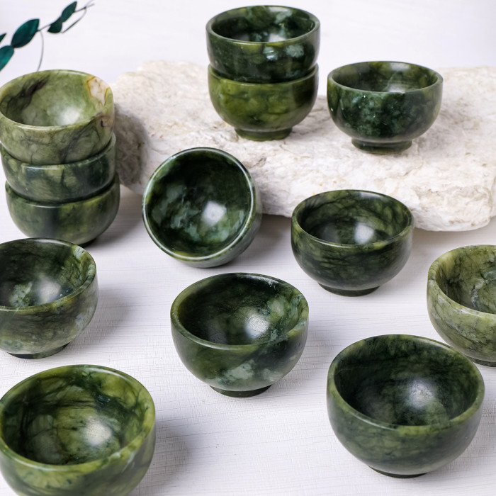 Wholesale natural spiritual healing crystal green jade bowls and jade home decoration tea cups.
