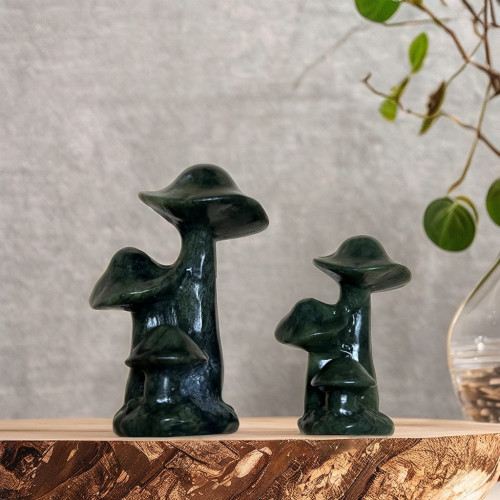 Wholesale natural crystal green mascot jade mushroom, elegant crystal longing for home decoration