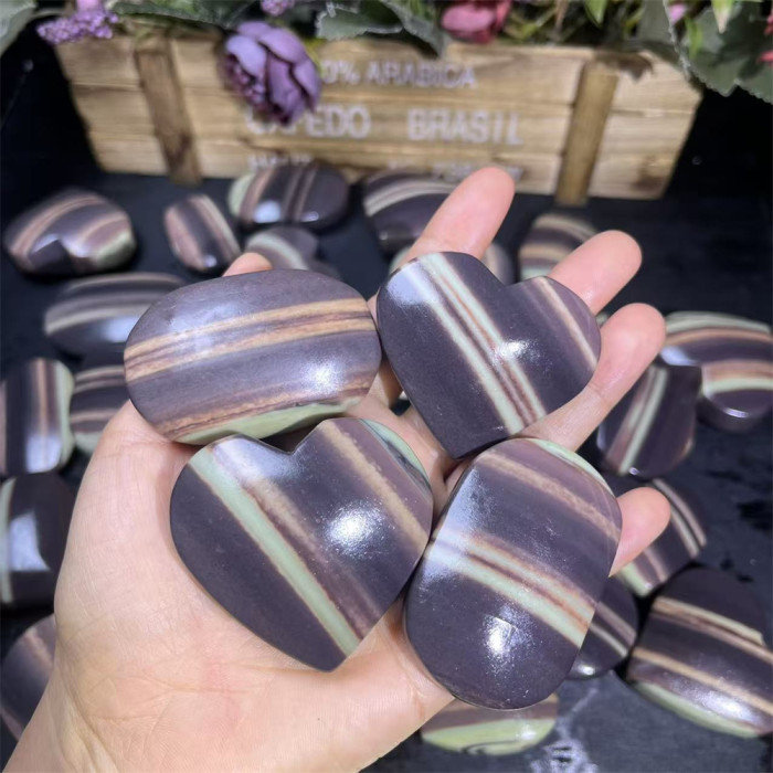 Wholesale Price Natural Crystals Heart Healing Stone Purple Rode Jade Palm Stone for Decoration