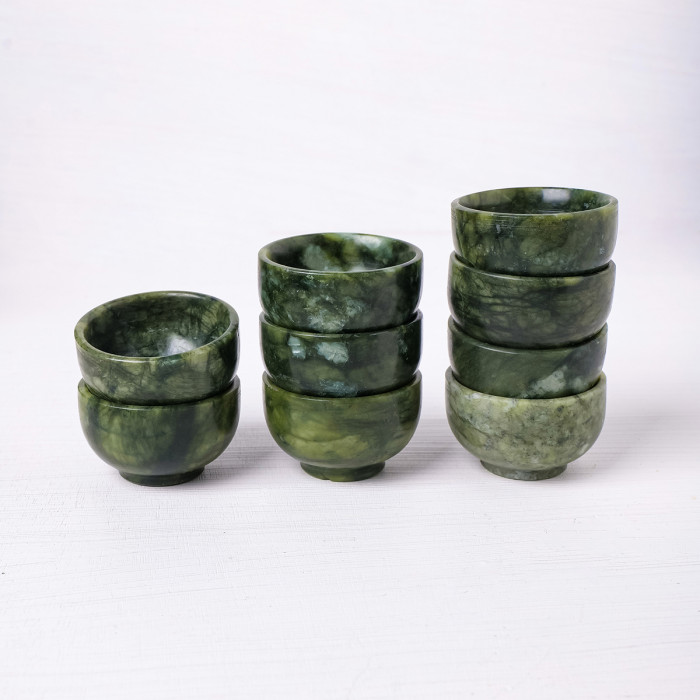 Wholesale natural spiritual healing crystal green jade bowls and jade home decoration tea cups.