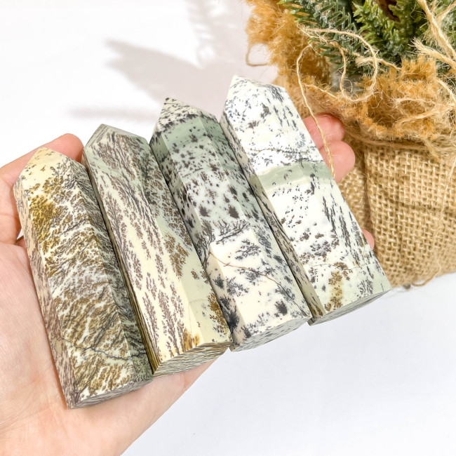 High-quality feng shui natural crystal dot, hand-polished branch jade crystal tower treatment