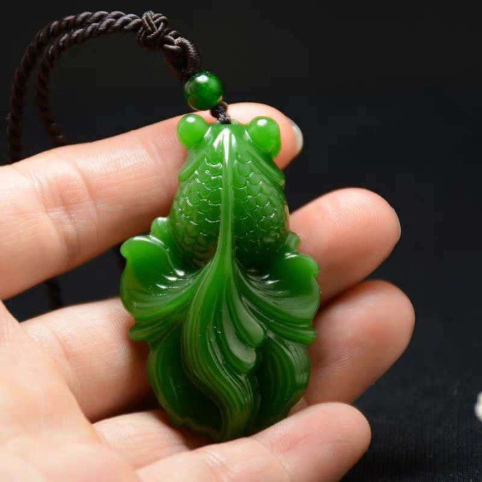 Opexicos 1Pcs Jadeite Goldfish Hand-Carved Jadeite Jade Pendant Necklace