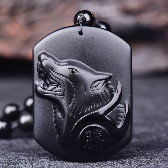 Fashionable and personalized accessories for both men and women, obsidian jade bead chain pendant, natural stone Wolf necklace