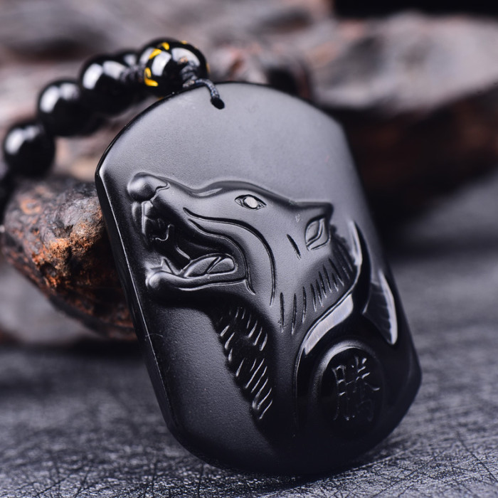 Fashionable and personalized accessories for both men and women, obsidian jade bead chain pendant, natural stone Wolf necklace