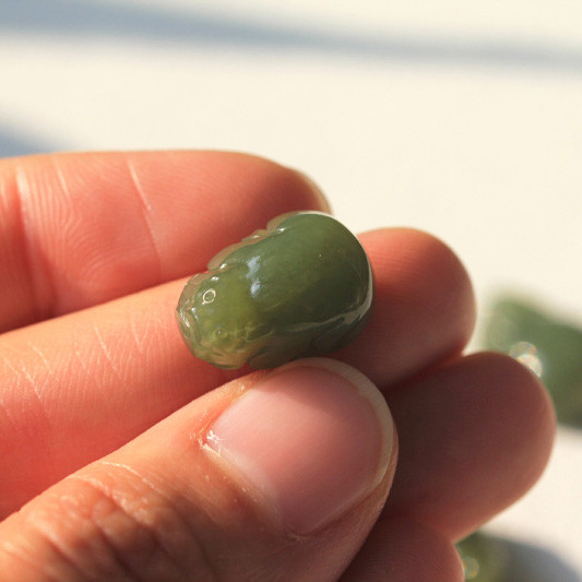DIY natural Hetian jade skin crystal healing stone pendant, bracelet, necklace, crystal handicraft gift