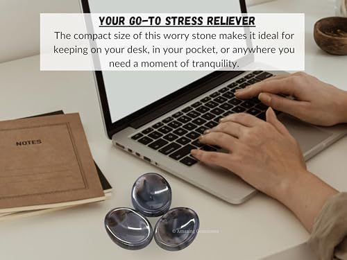 Green Jade Aventurine Worry Stone Crystals and Healing Stones - Worry Stones for Stress Relief Gifts - Piedra Crystal Fidget for Meditation - Unique Stocking Stuffers and Birthday Gifts for Women, Men