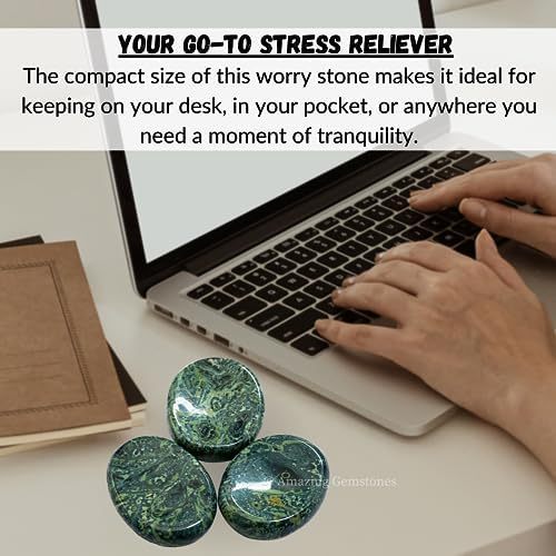 Green Jade Aventurine Worry Stone Crystals and Healing Stones - Worry Stones for Stress Relief Gifts - Piedra Crystal Fidget for Meditation - Unique Stocking Stuffers and Birthday Gifts for Women, Men