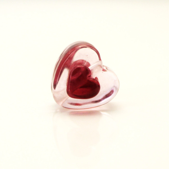 Best-selling, durable, simple and smooth glass mini Murano glass heart-shaped bead jewelry