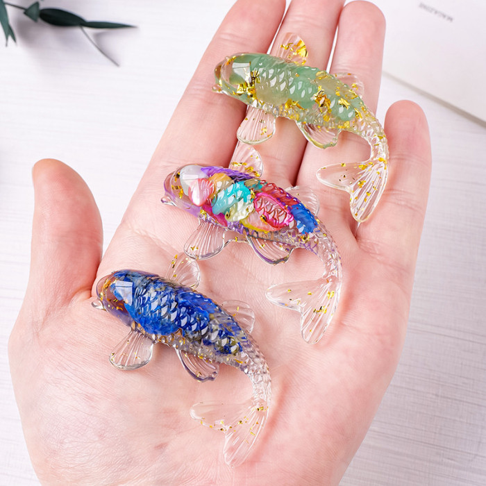 Natural crystal crushed stone koi fish tank, decorative small statues, colorful goldfish handicrafts, household car garden, feng shui, good luck