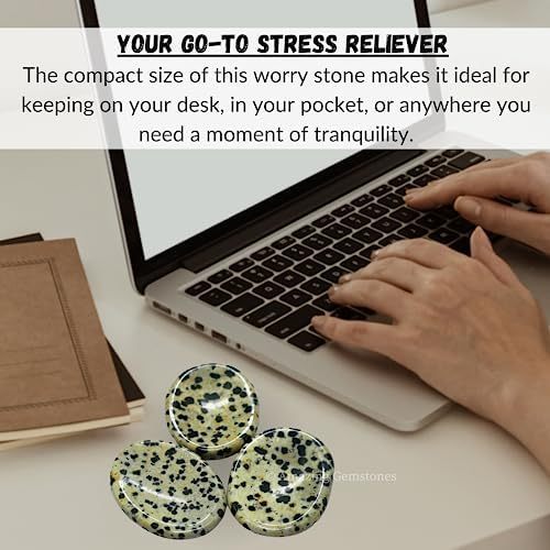 Green Jade Aventurine Worry Stone Crystals and Healing Stones - Worry Stones for Stress Relief Gifts - Piedra Crystal Fidget for Meditation - Unique Stocking Stuffers and Birthday Gifts for Women, Men