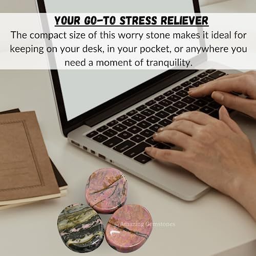 Green Jade Aventurine Worry Stone Crystals and Healing Stones - Worry Stones for Stress Relief Gifts - Piedra Crystal Fidget for Meditation - Unique Stocking Stuffers and Birthday Gifts for Women, Men
