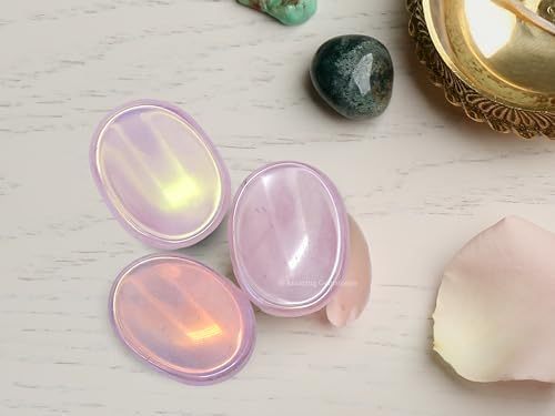 Green Jade Aventurine Worry Stone Crystals and Healing Stones - Worry Stones for Stress Relief Gifts - Piedra Crystal Fidget for Meditation - Unique Stocking Stuffers and Birthday Gifts for Women, Men