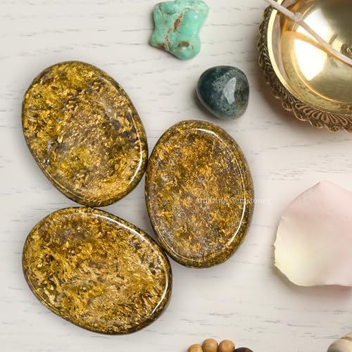 Green Jade Aventurine Worry Stone Crystals and Healing Stones - Worry Stones for Stress Relief Gifts - Piedra Crystal Fidget for Meditation - Unique Stocking Stuffers and Birthday Gifts for Women, Men