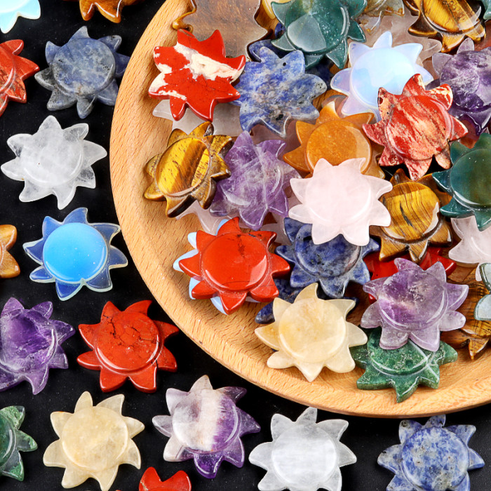 The manufacturer wholesales sun-shaped semi-precious stone, amethyst, agate, carved crystal home decorations and gifts, with durable carving techniques