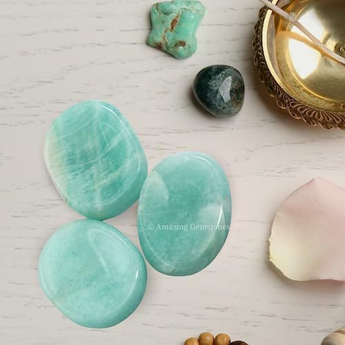 Green Jade Aventurine Worry Stone Crystals and Healing Stones - Worry Stones for Stress Relief Gifts - Piedra Crystal Fidget for Meditation - Unique Stocking Stuffers and Birthday Gifts for Women, Men