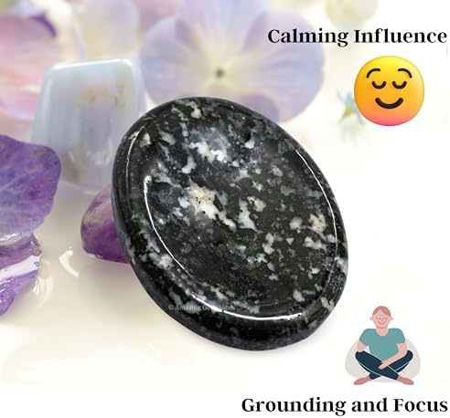 Green Jade Aventurine Worry Stone Crystals and Healing Stones - Worry Stones for Stress Relief Gifts - Piedra Crystal Fidget for Meditation - Unique Stocking Stuffers and Birthday Gifts for Women, Men