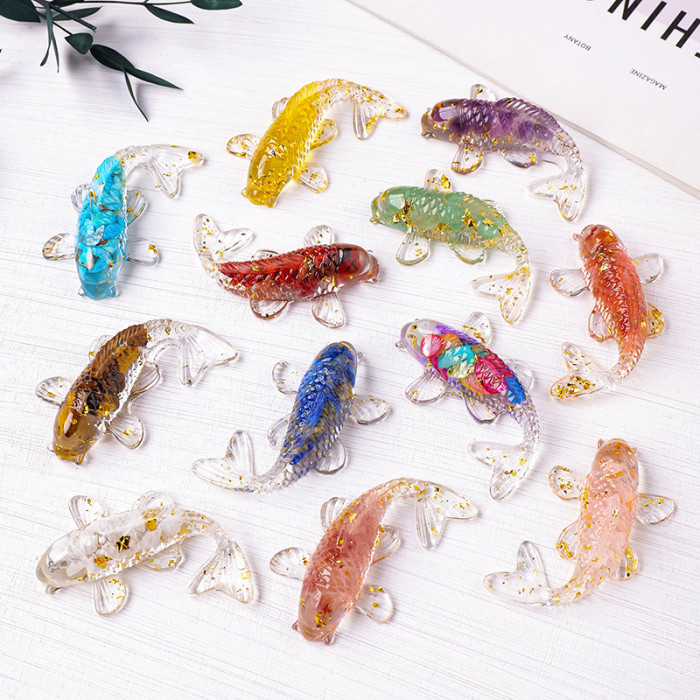 Natural crystal crushed stone koi fish tank, decorative small statues, colorful goldfish handicrafts, household car garden, feng shui, good luck