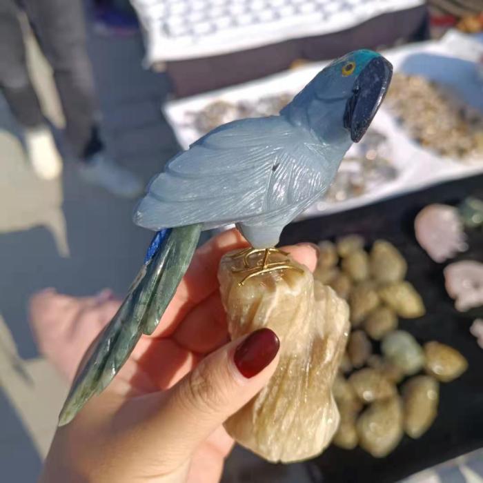 Wholesale crystal carving handicrafts, crystal birds, parrots, healing crystal stone decorations