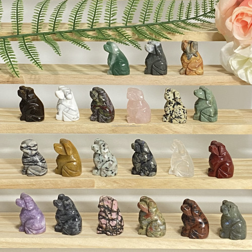 Wholesale 1.5-inch small animal style, hand-carved crystal handicrafts of various materials for dog gifts and crystal ornaments