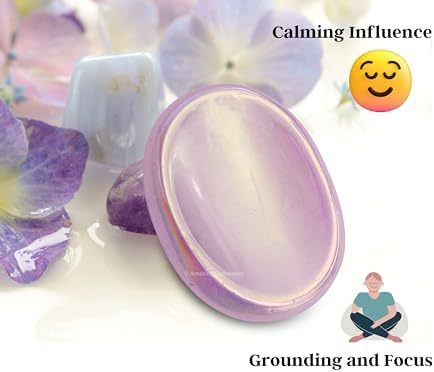Green Jade Aventurine Worry Stone Crystals and Healing Stones - Worry Stones for Stress Relief Gifts - Piedra Crystal Fidget for Meditation - Unique Stocking Stuffers and Birthday Gifts for Women, Men