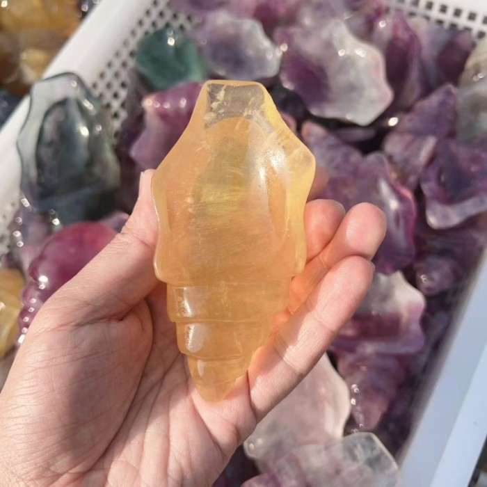 Wholesale natural high-quality candy fluorite conch healing crystal quartz carving craft decoration