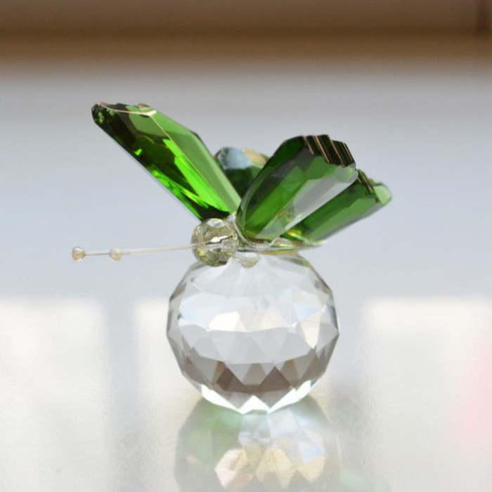 Wholesale and manufacture crystal handicrafts, colored crystal glass, butterflies, wedding supplies, home decorations and gifts at low prices