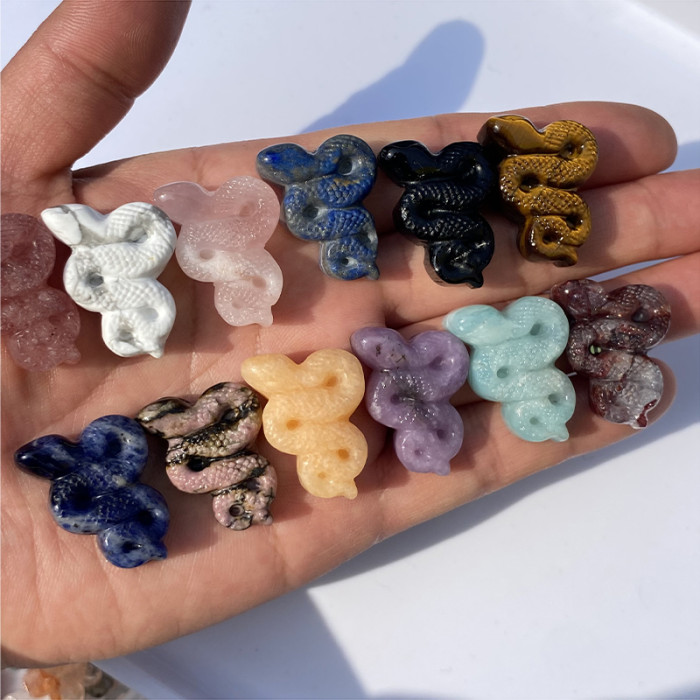 Hand-carved 2 to 3 cm mixed with natural gemstone crystal snake carving pendants