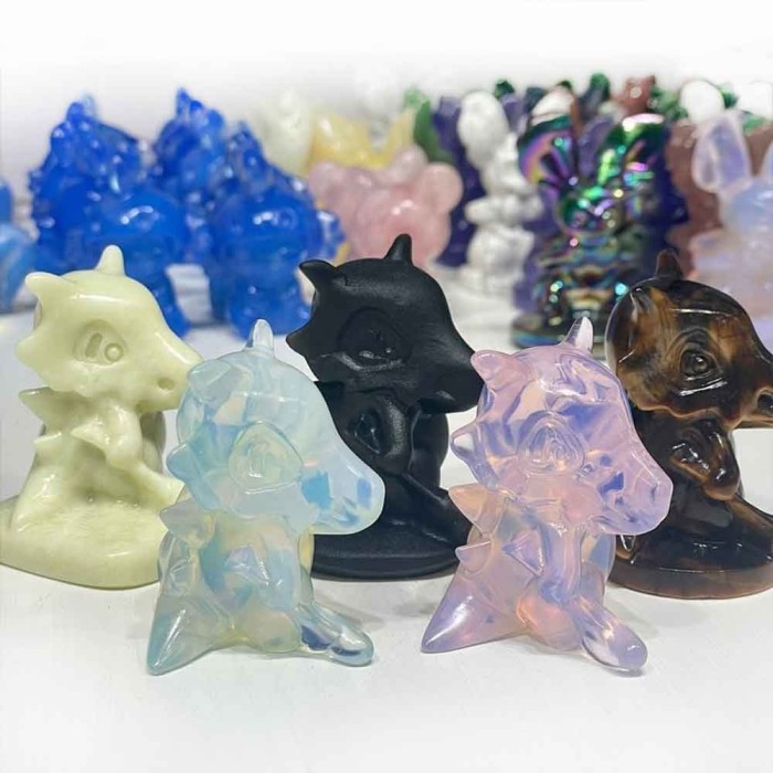 Crystal Pokemon series creative carved Mew handicrafts: Crystal Pikachu carved cartoon fluorite Pokemon