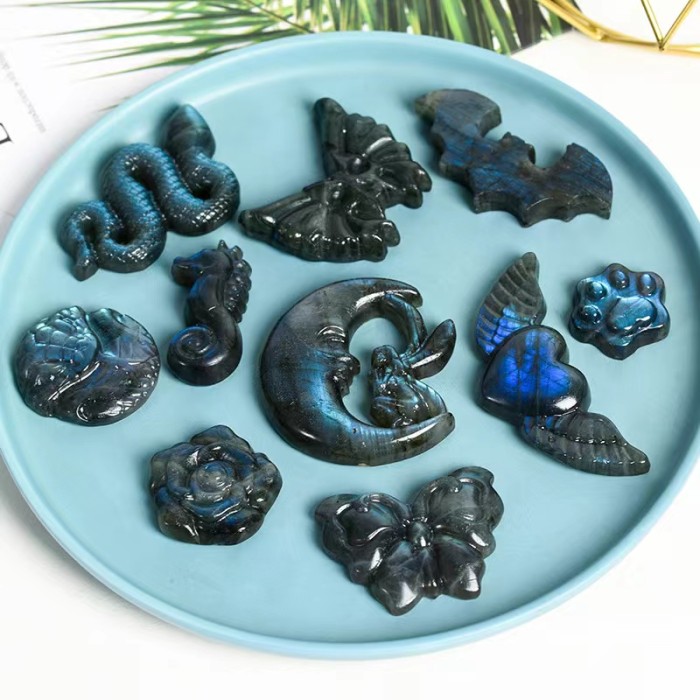 Wholesale natural Labrador stone-carved foxes/leopard print heads/Ganisa blue light high-quality energy crystal craft gifts