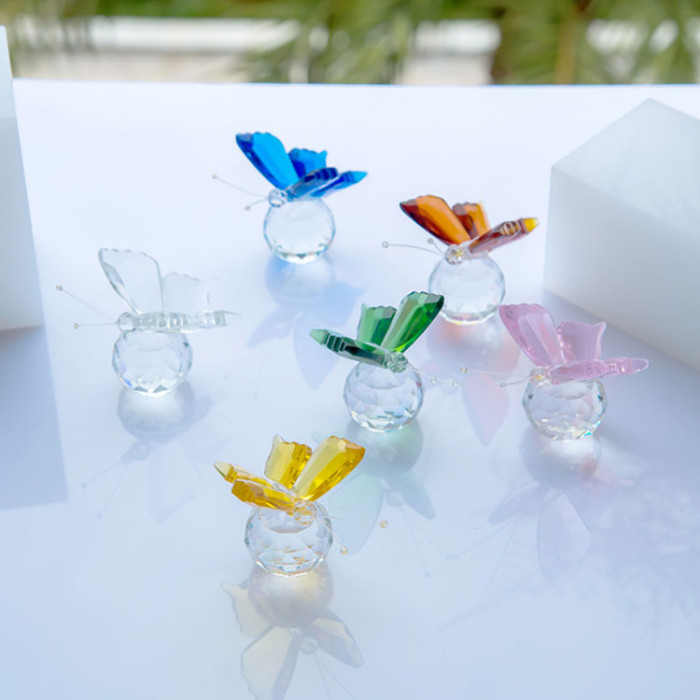 Wholesale and manufacture crystal handicrafts, colored crystal glass, butterflies, wedding supplies, home decorations and gifts at low prices