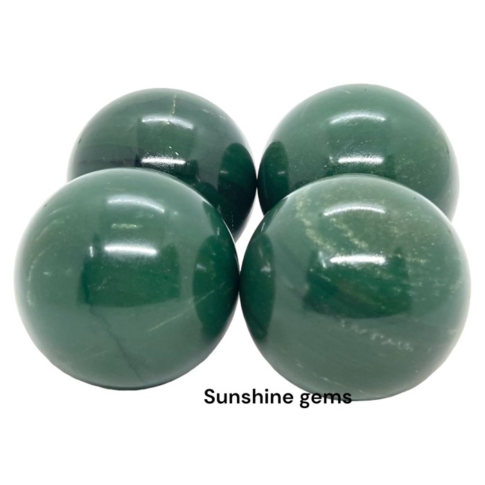 Wholesale green jade crystal balls, natural gemstones, green jade balls for therapeutic meditation and home decoration, bulk supply
