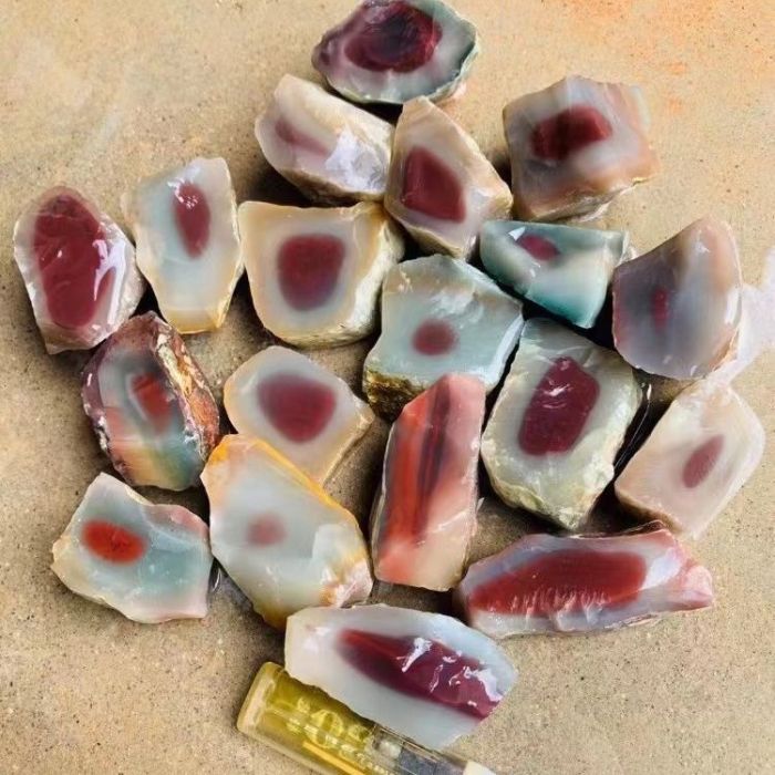 Wholesale of natural high-quality Qin purple jade and purple agate raw stones