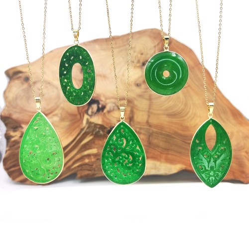 Wholesale natural crystal green jade slice pendants, carved Chinese gemstone framed oval doughnut pendants, gold necklaces