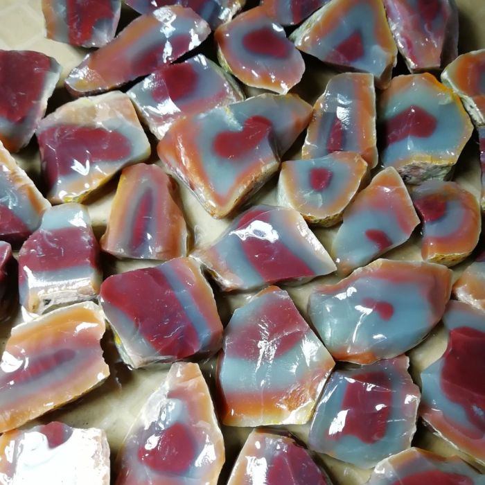 Wholesale of natural high-quality Qin purple jade and purple agate raw stones