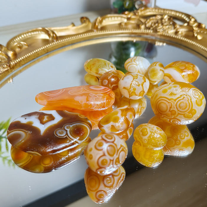 Bulk crystal agate, Alxa jade belt, eyes, creative carved jade decorative gifts, feng shui