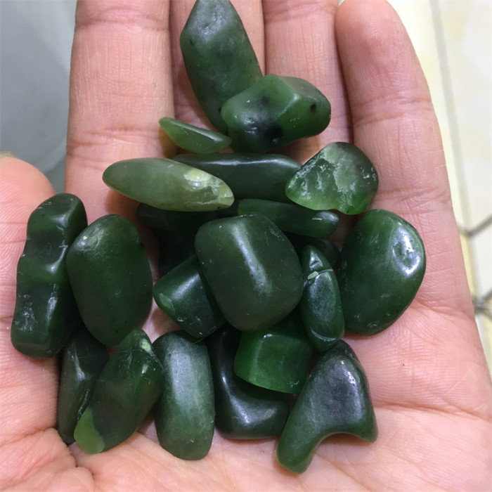 Classic high-quality green Hetian jade stone processing natural rolling crystal healing stone
